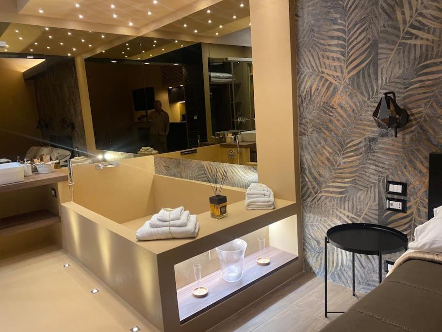 Montesantogroup Suite House Nel Centro Di Napoli المظهر الخارجي الصورة