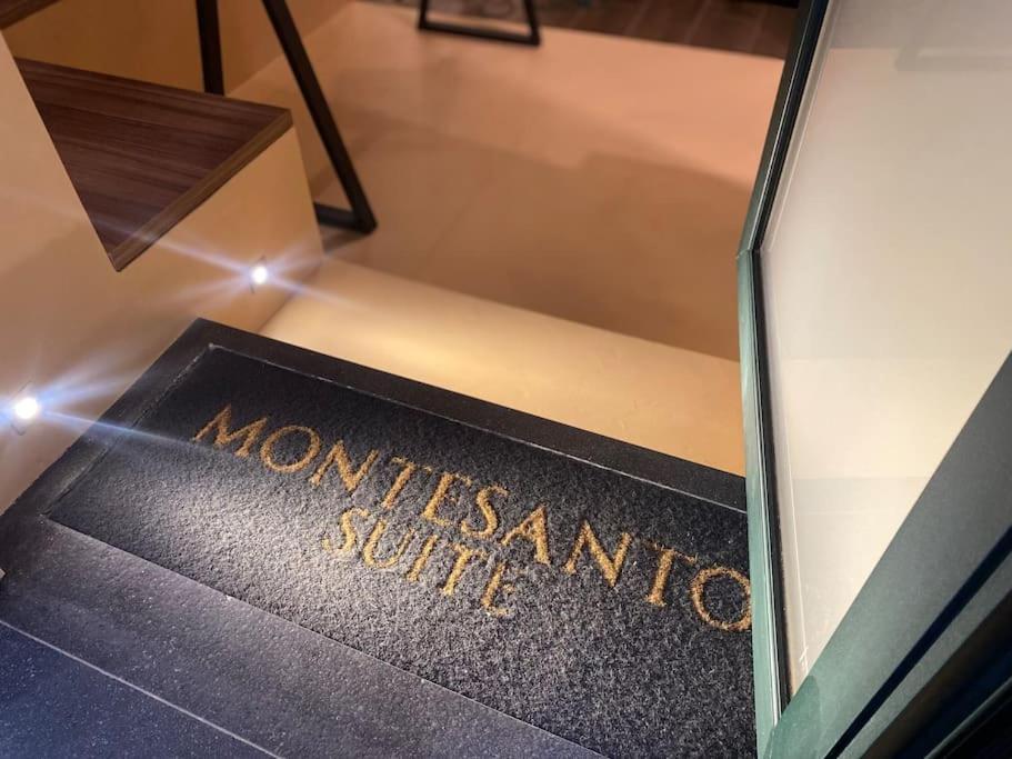 Montesantogroup Suite House Nel Centro Di Napoli المظهر الخارجي الصورة
